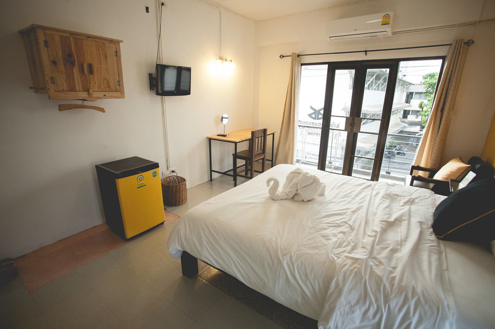 Isleep Guesthouse 치앙마이 외부 사진