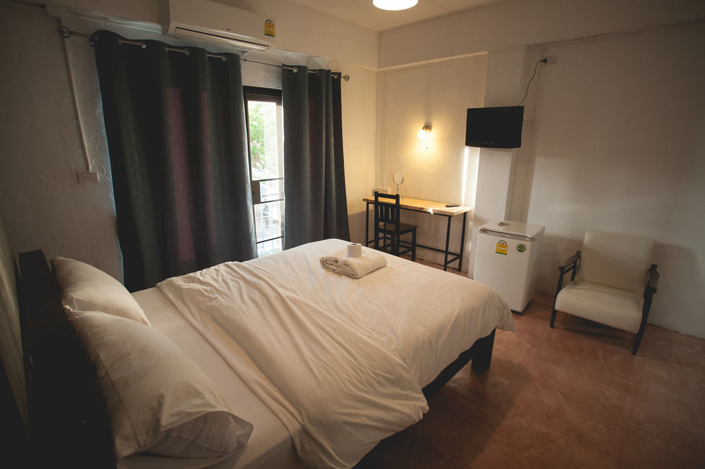 Isleep Guesthouse 치앙마이 외부 사진